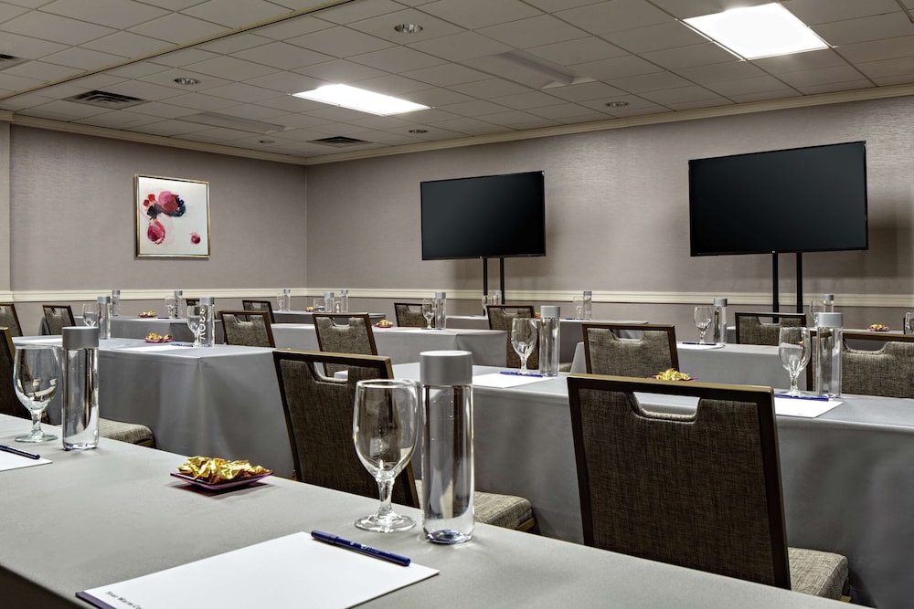 DoubleTree by Hilton Fairfield Hotel & Suites - photo 63