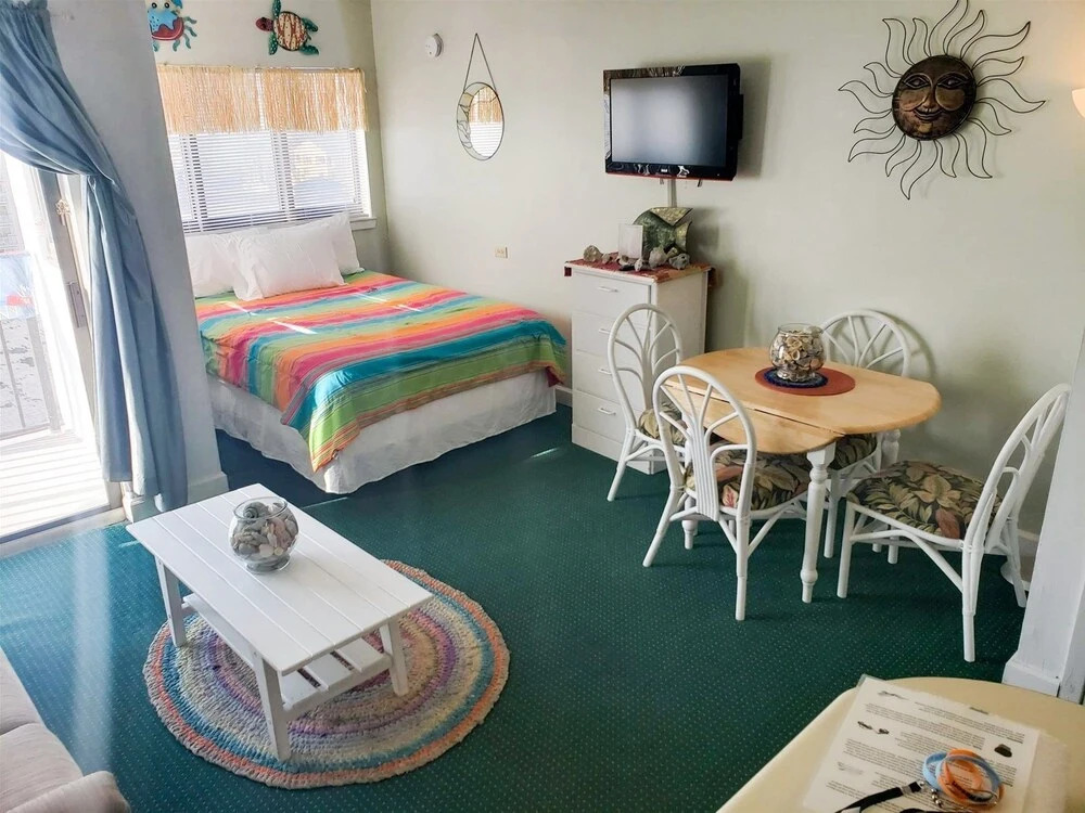 The Palace 805 - photo 18