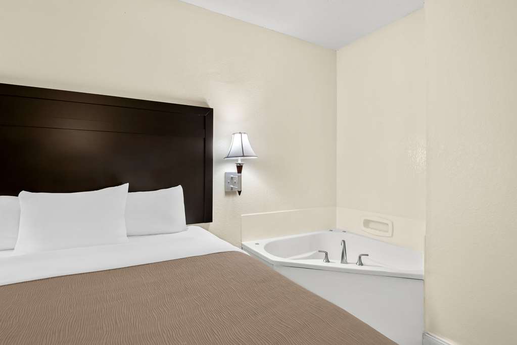 Quality Inn & Suites Lafayette - photo 23