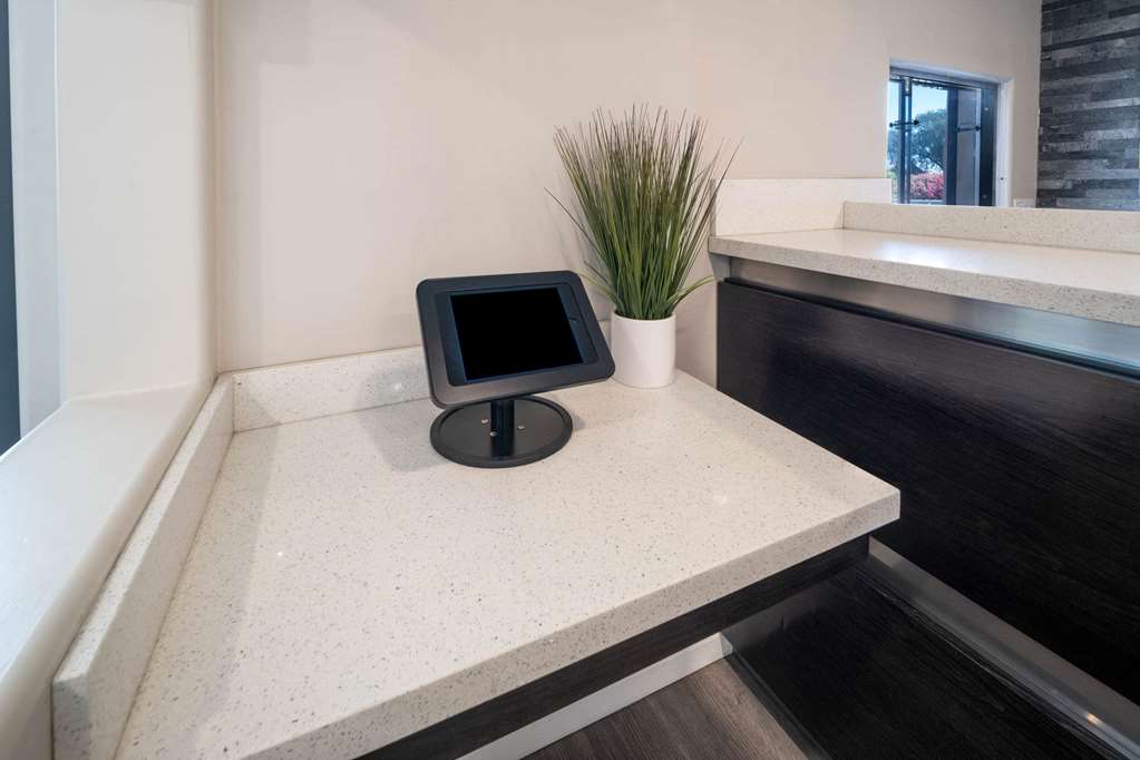 Days Inn by Wyndham Galt Elk Grove South - photo 26