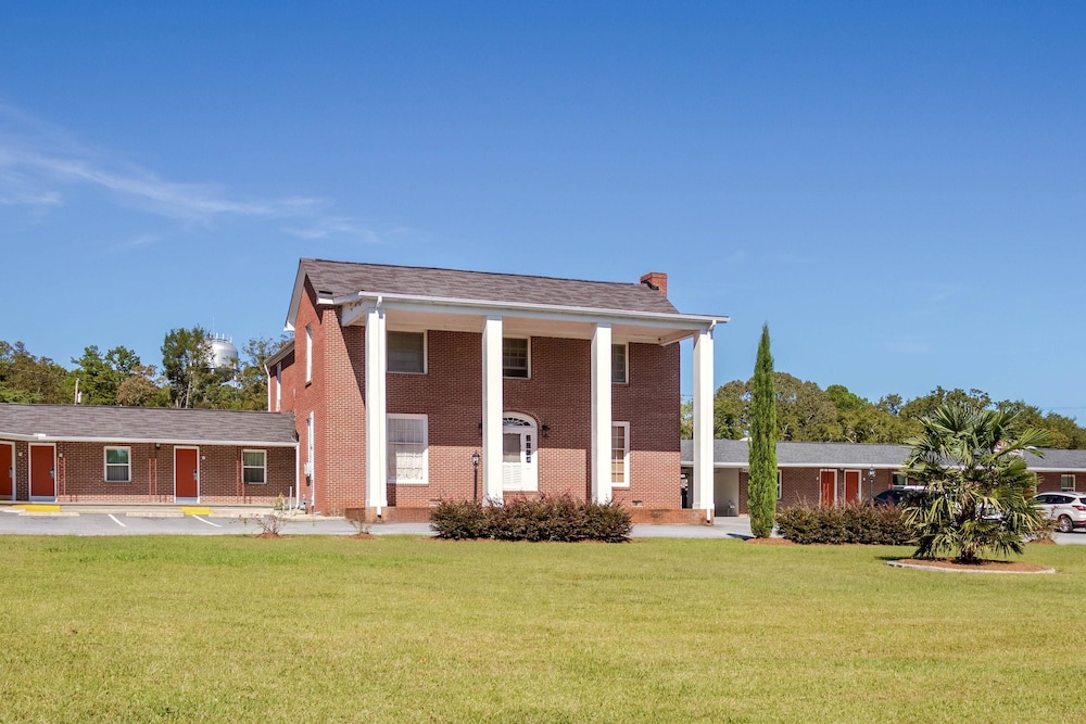 Rodeway Inn & Suites Walhalla - last minute hotel in Walhalla