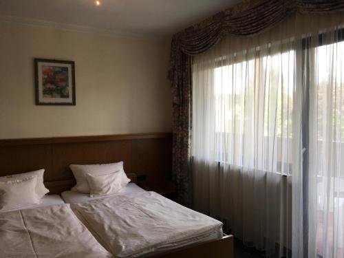 Gasthof zur Sonne Winzenhohl — Hosbach — photo 3