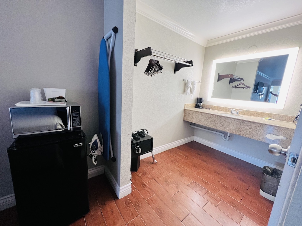 Casa Blanca Hotel and Suites Orange - photo 37