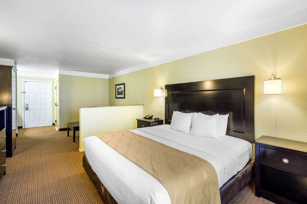 Quality Inn & Suites Gallup I 40 Exit 20 - photo 43