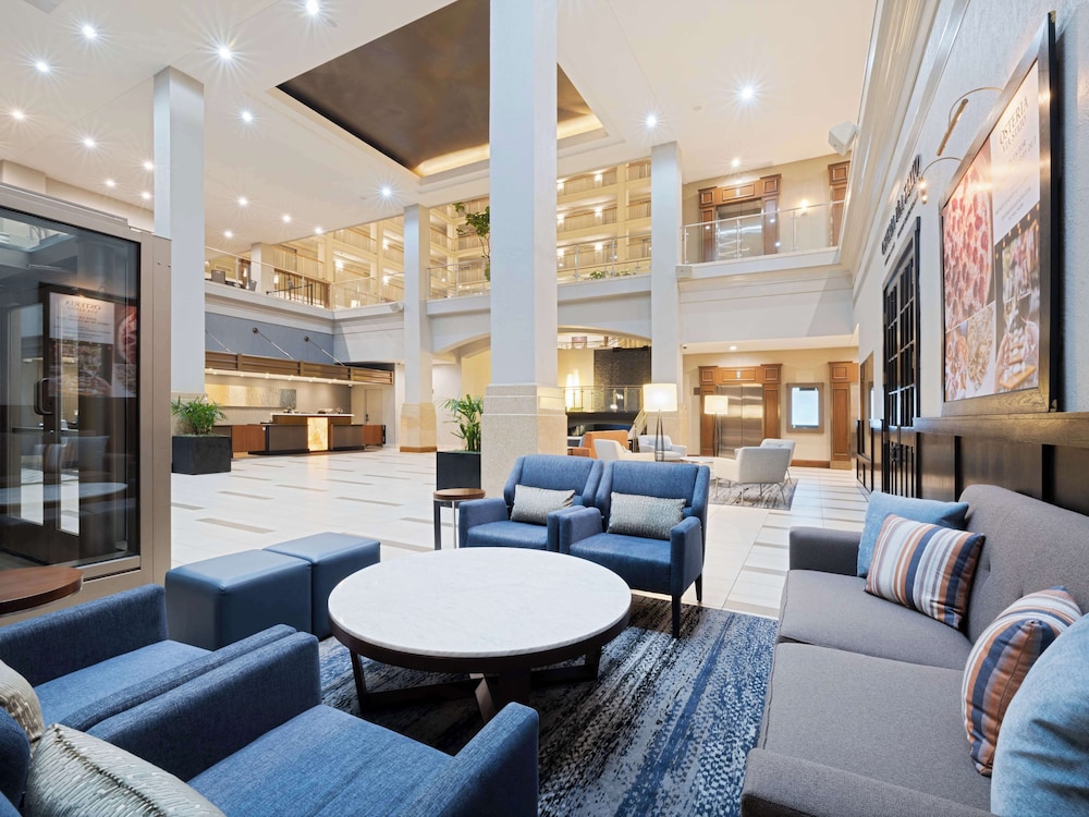 Embassy Suites by Hilton Chicago Downtown River North - photo 3