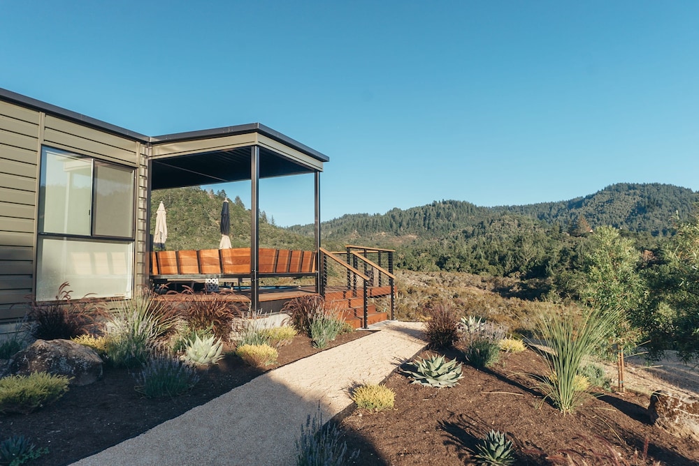 Modular Luxury Casita w Pool — hotel in Calistoga