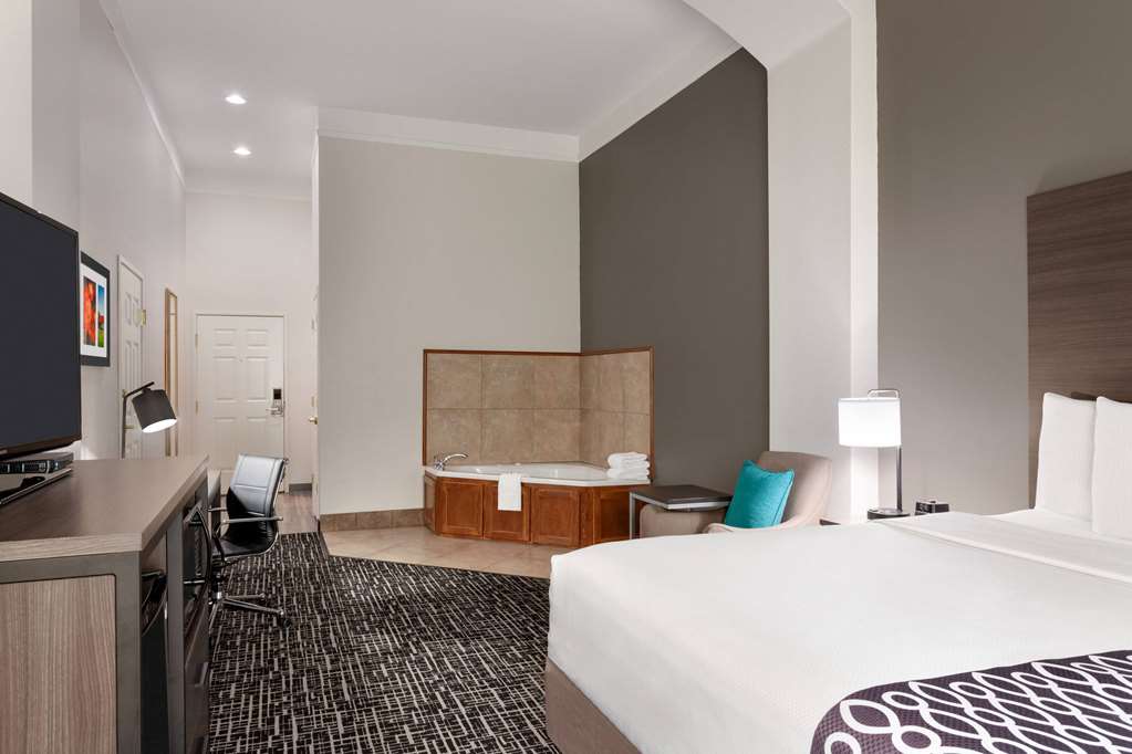 La Quinta Inn & Suites by Wyndham I 20 Longview South - photo 21