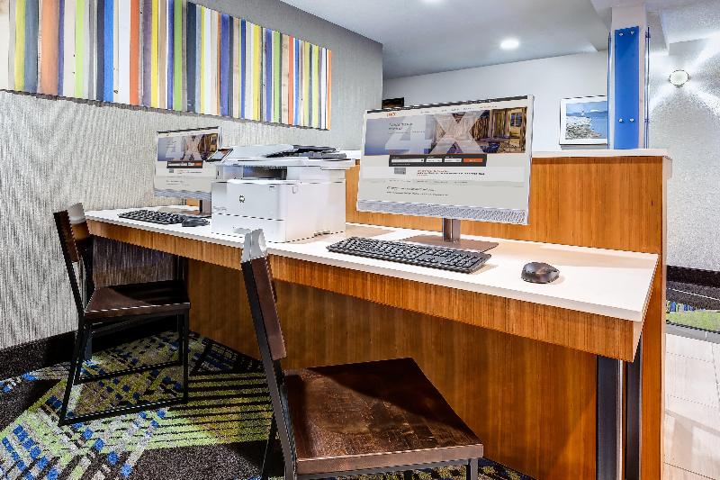 Holiday Inn Express & Suites Petoskey by IHG - photo 7