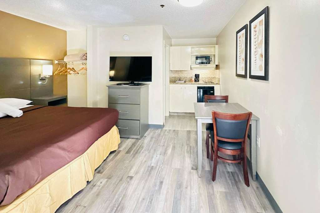 Suburban Extended Stay Abercorn - photo 33