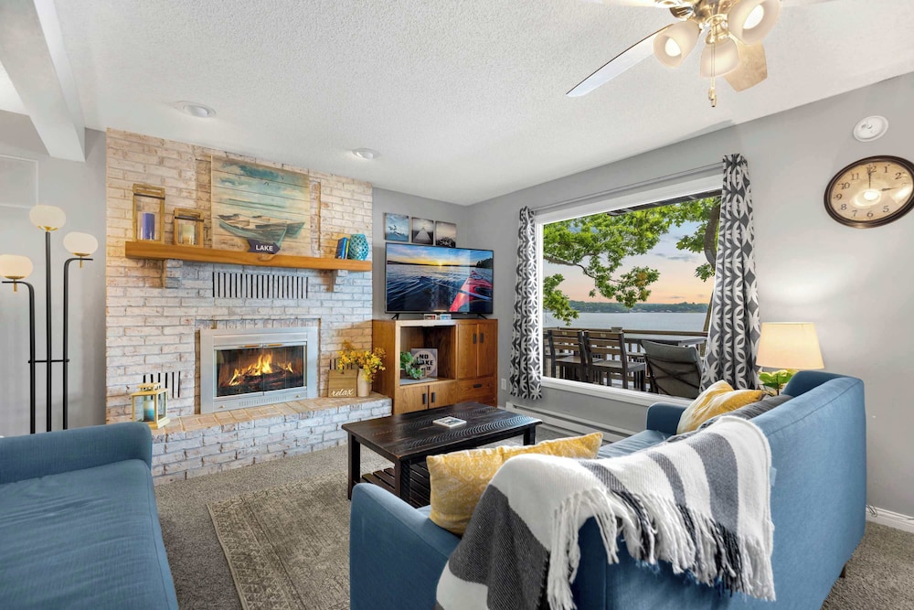 Dockside Dream w Kayak & Dock — hotel in Rocky Mount