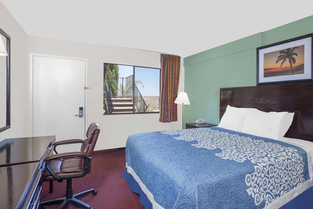 Days Inn by Wyndham Lost Hills - photo 3