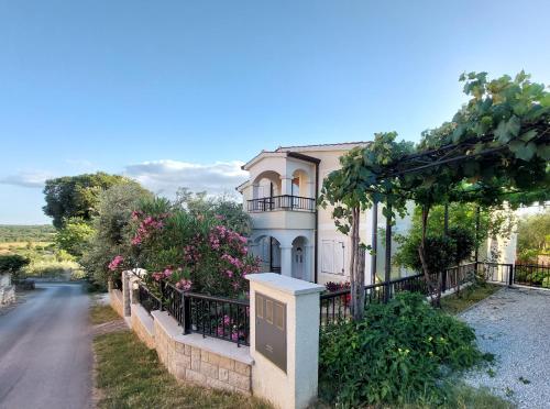 Apartment Kumbaya Mušalež — 4-Star Luxury Hotel in Porec, Croatia
