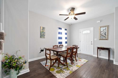 Minutes from Downtown The Comfy Navy Nestler - photo 7