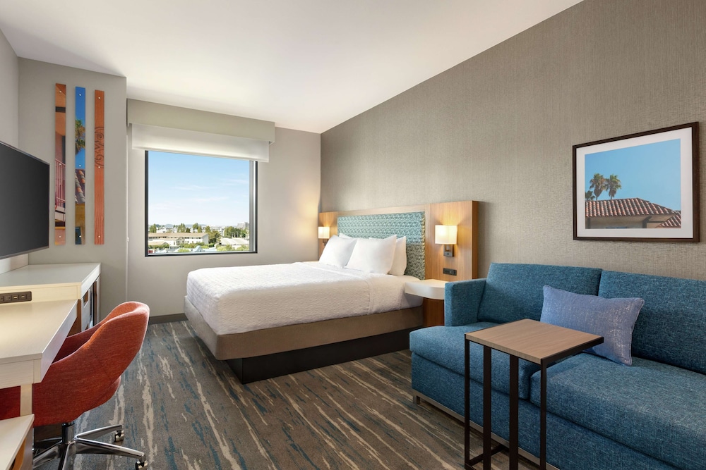 Hampton Inn & Suites San Mateo San Francisco Airport - photo 16