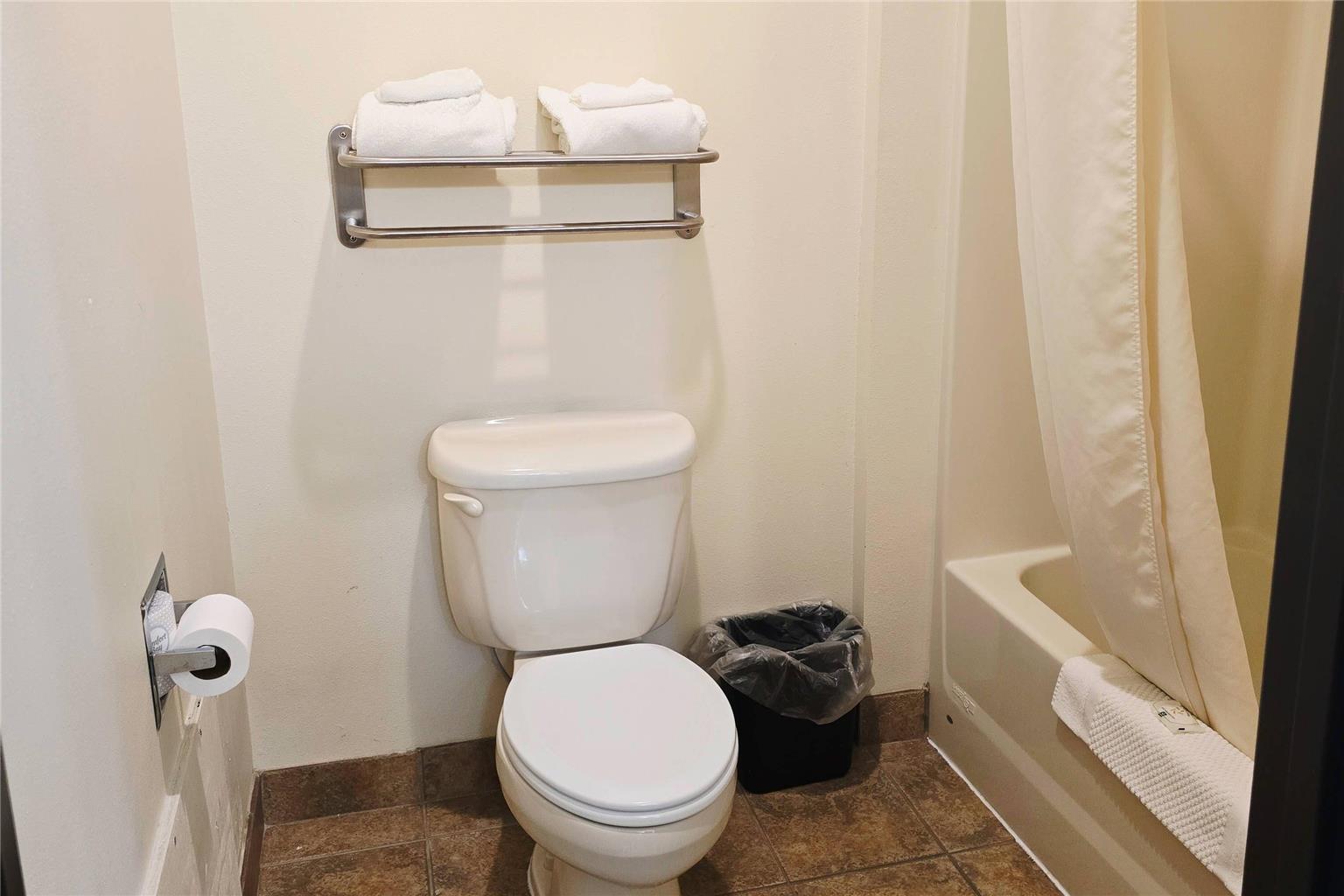 Quality Inn Durand I 69 - photo 33