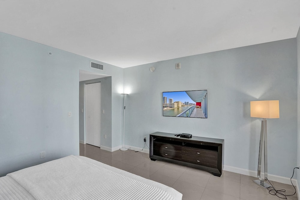 Amazing 3Bd Condo Beachwalk Resort - photo 8