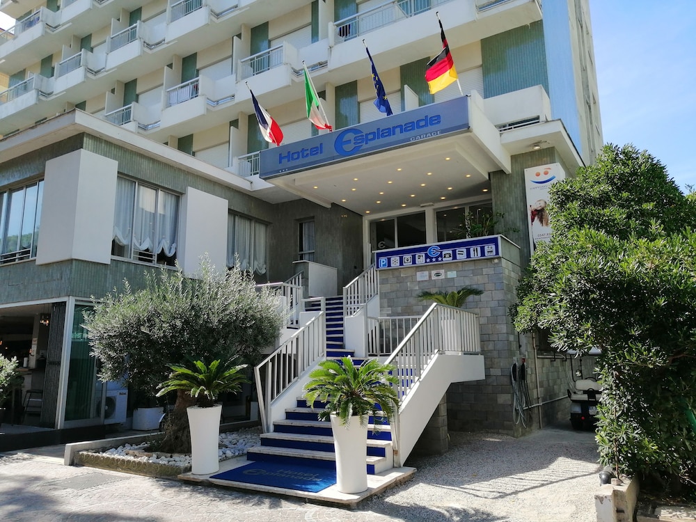 Hotel Esplanade — Cesenatico