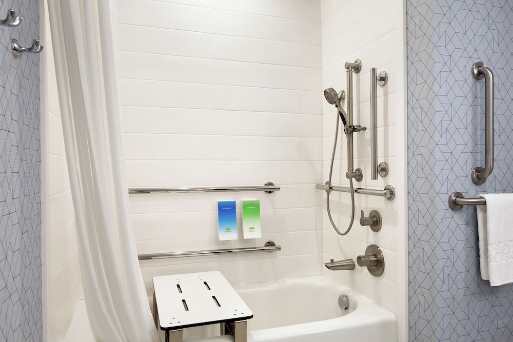 Home2 Suites by Hilton Houston Pearland - photo 32