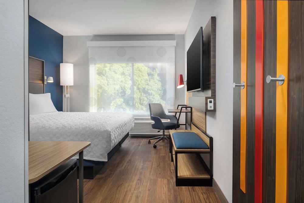 Tru by Hilton Phoenix Midtown - photo 6