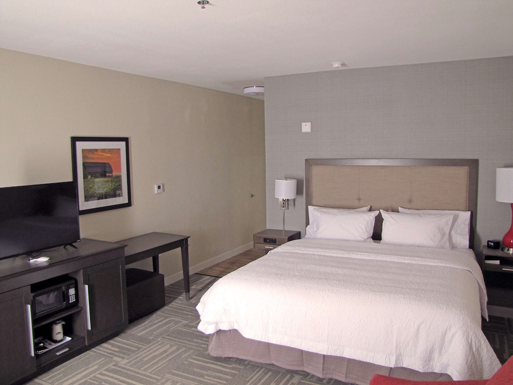 Hampton Inn McPherson - photo 13