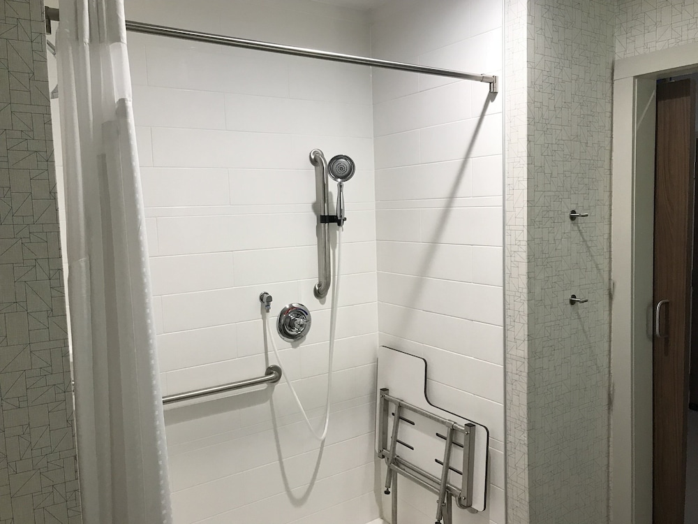 Holiday Inn Express Pineville Alexandria Area by IHG - photo 16