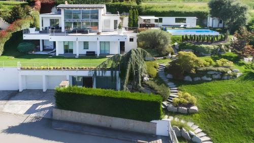 Villa Panoramica Cardana — 4-Star Luxury Hotel in Besozzo, Italy