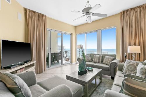 The Crescent 412 - carbon neutral hotel in Destin