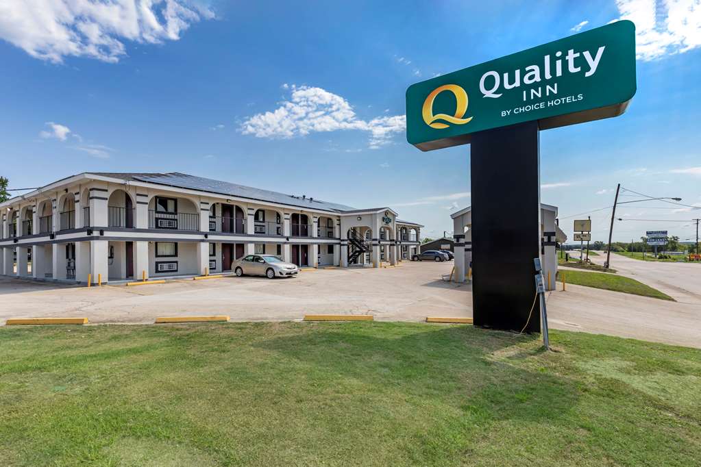 Quality Inn Cameron - carbon neutral hotel in Cameron