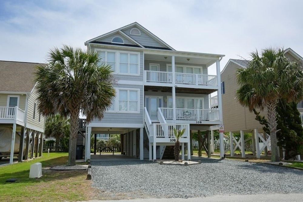 Daydreamin' 4 Br Home — 4-Star Luxury Hotel in Shallotte, United States