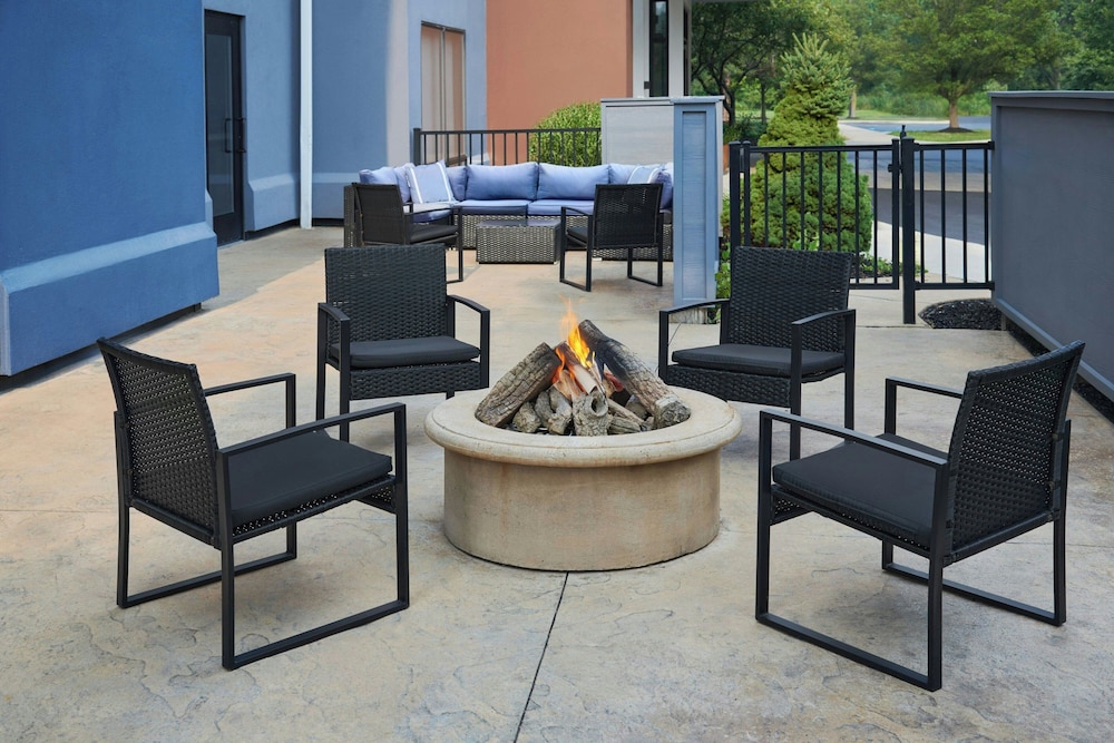 SpringHill Suites by Marriott Lansing - photo 35
