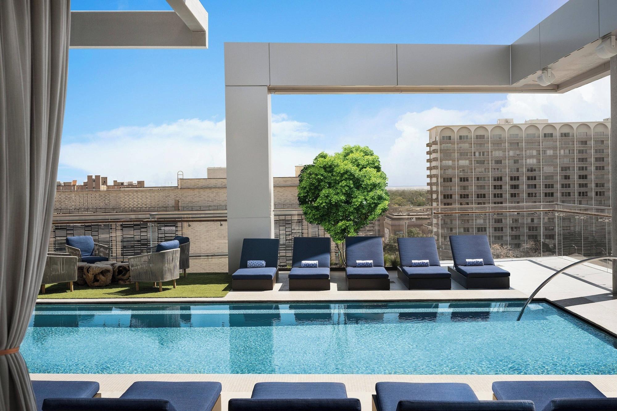 The Otis Hotel Austin Autograph Collection - photo 11