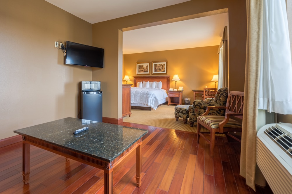 The Wildwood Hotel - photo 37