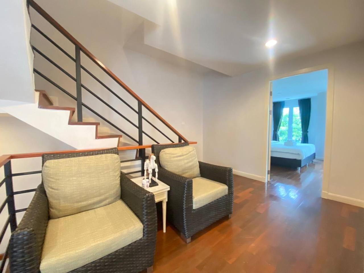 3 Bedroom Spacious Home in Downtown Bangkok Near MRT BTS Asok Station
