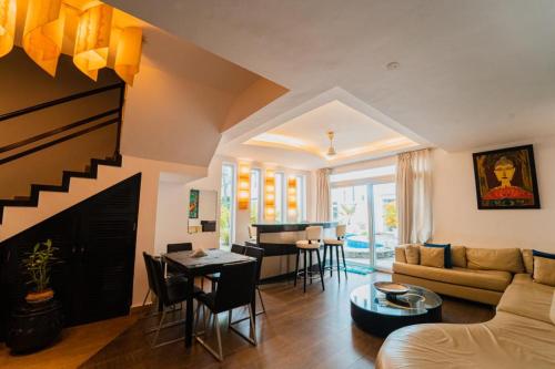 Villa M Jia 5 Candolim Goa 3Bhk Pool Facing Near Beach Free Breakfast Free Wifi And Prime Location — 4-Star Luxury Hotel in Candolim, India