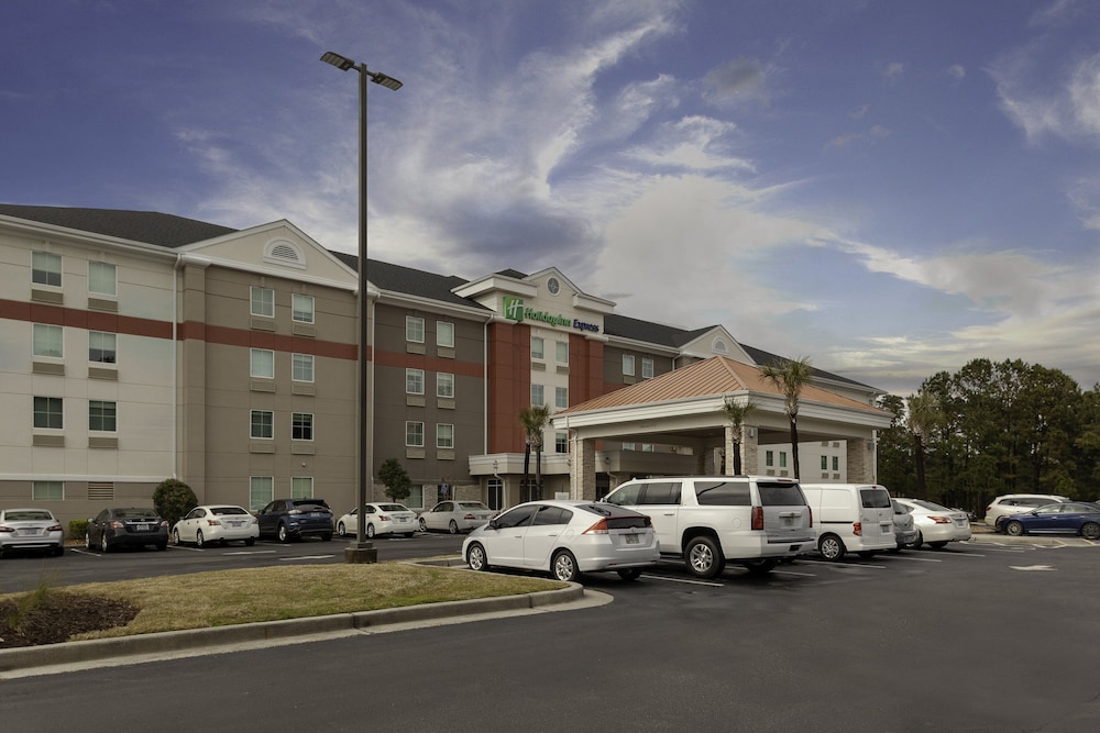 Holiday Inn Express Myrtle Beach Broadway at the Beach an IHG Hotel - featured photo