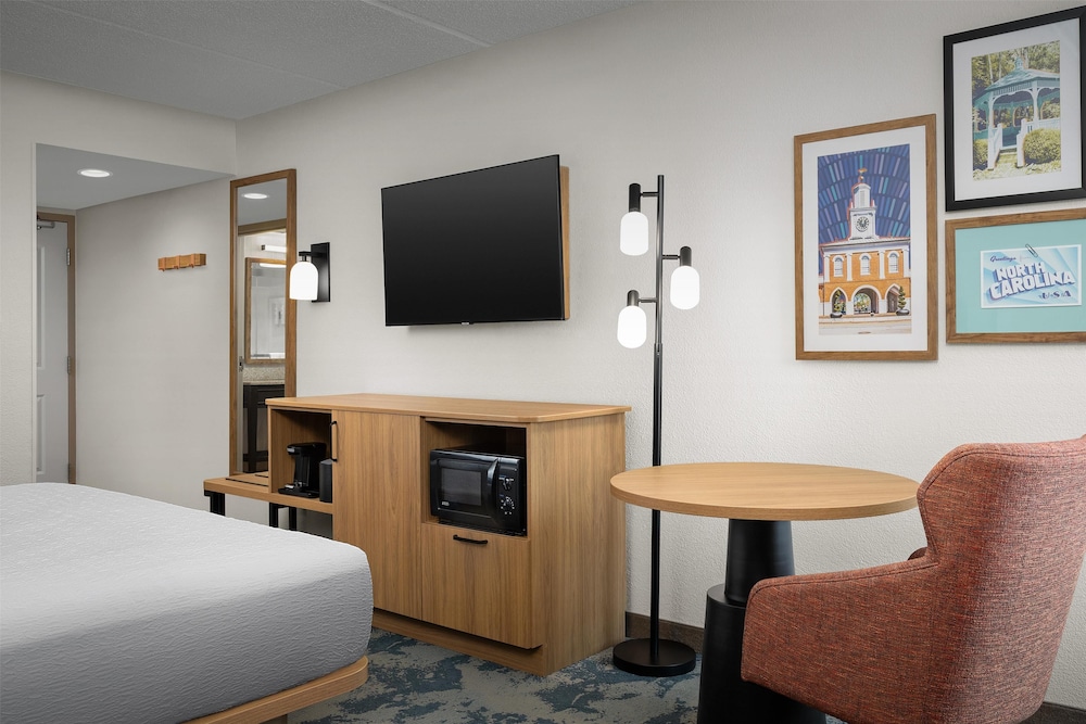 Hampton Inn Fayetteville Fort Bragg - photo 13