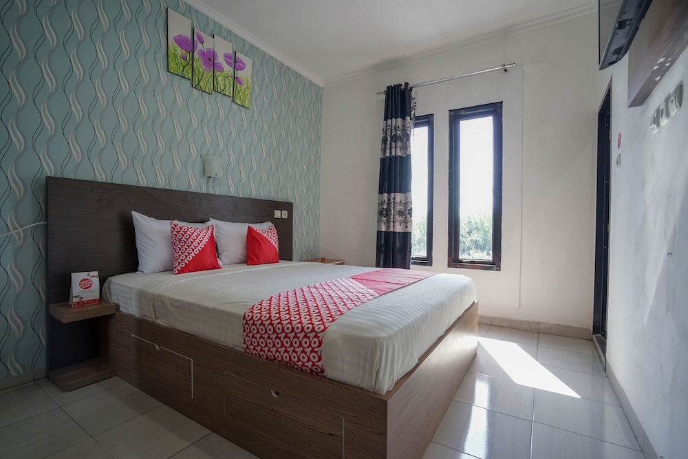 Hotel O Green Palm Kostel Syariah in Lubuklinggau, Indonesia