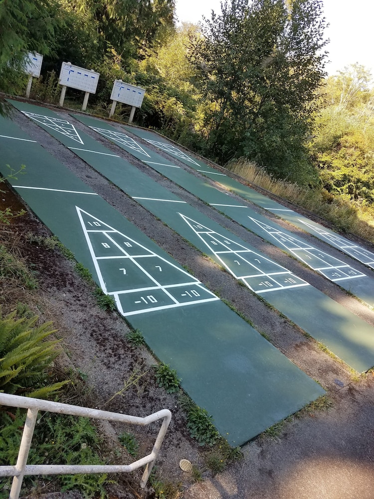 Paradise RV Campground - photo 18