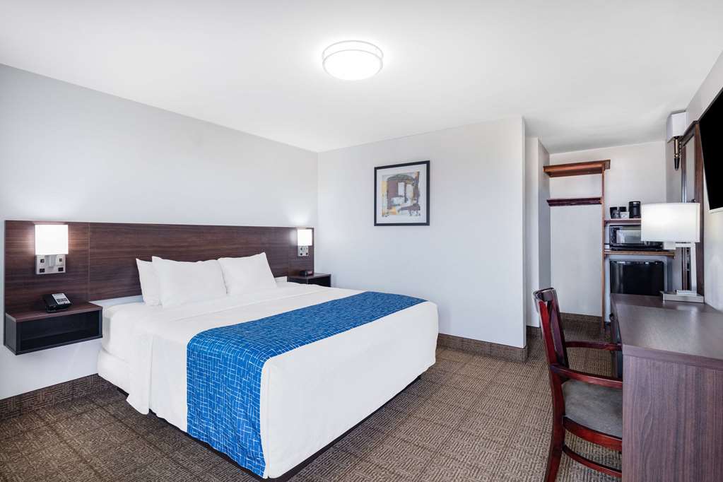 Travelodge by Wyndham Newport in Newport, United States