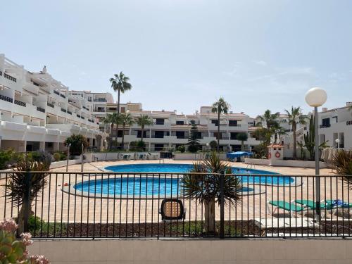 Apart Hotel 1 Bed Apartment 8a1 Victoria Court 1 Los Cristianos Tenerife — 4-Star Luxury Hotel in Arona, Spain