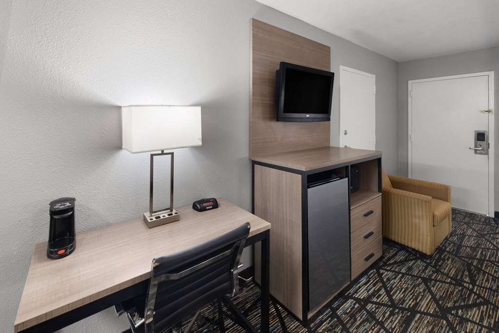Baymont by Wyndham Mobile Tillmans Corner - photo 24