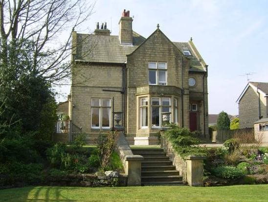 The Manor Cullingworth Guest house — 5-Star Luxury Hotel in Bradford, United Kingdom