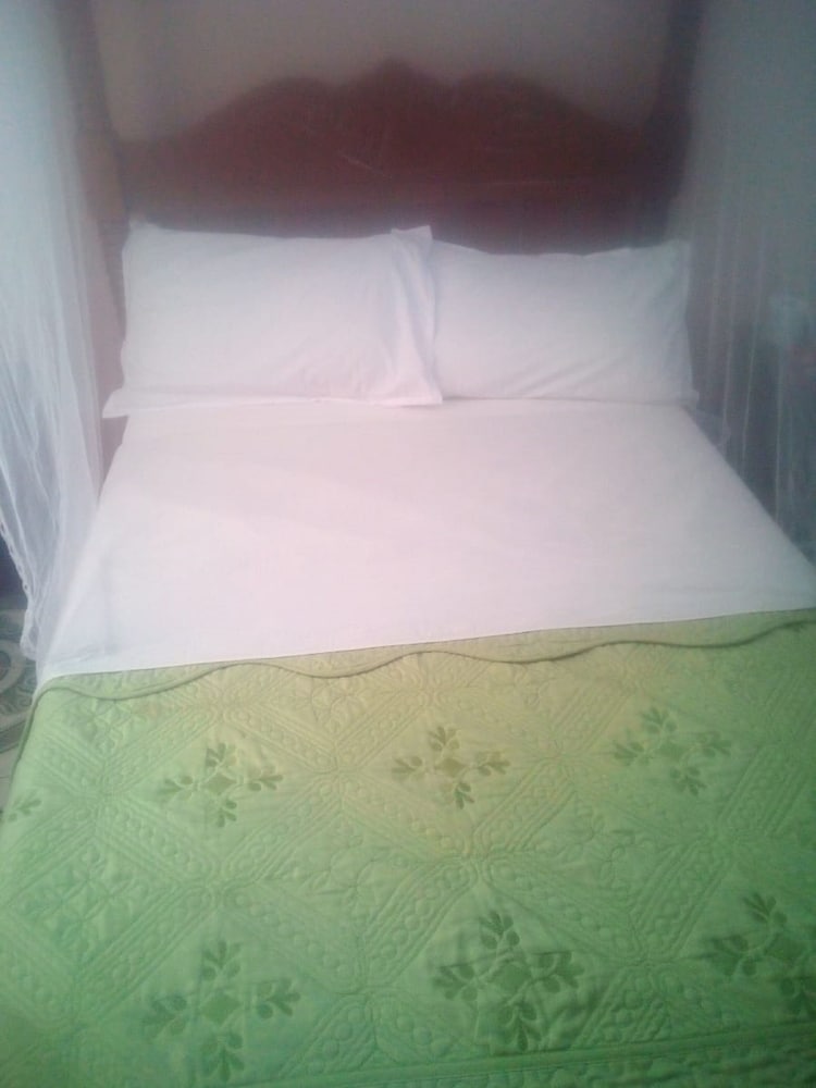 Famouse Guest House