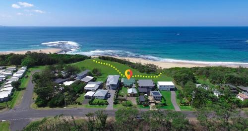 Beachside Cottage — 4-Star Luxury Hotel in Sussex Inlet, Australia