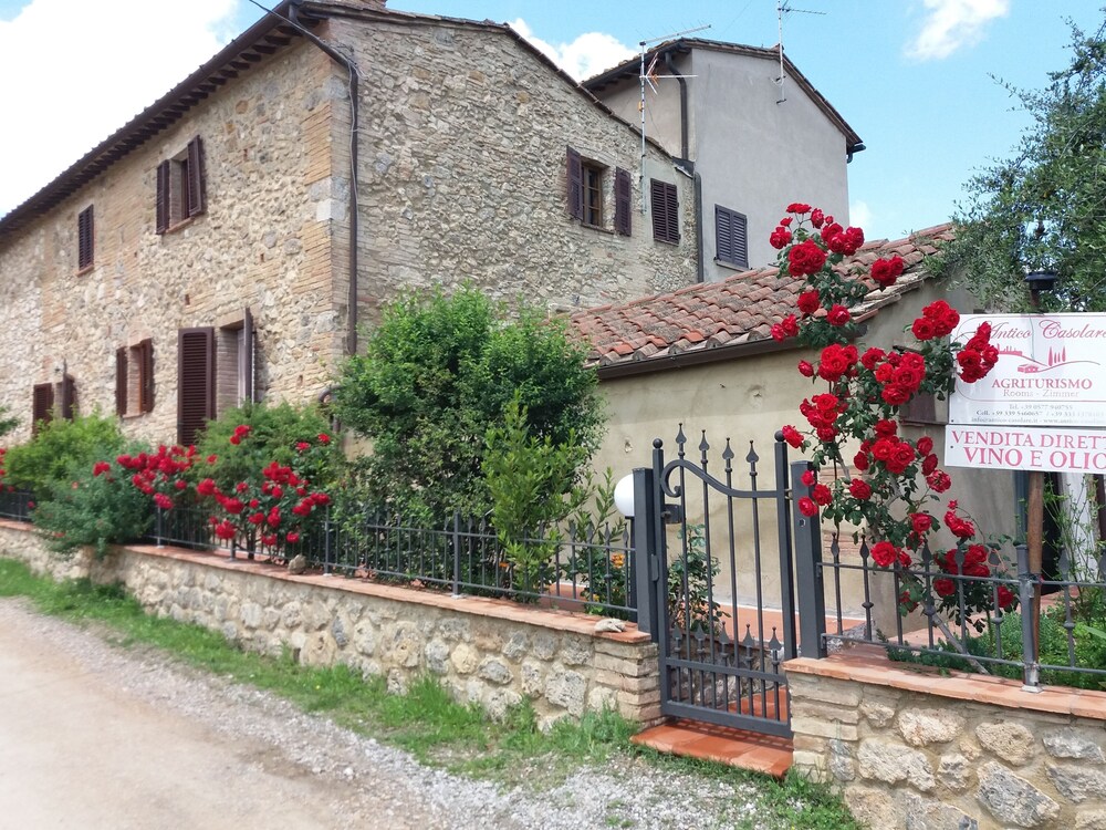 Antico Casolare — 4-Star Luxury Hotel in San Gimignano, Italy