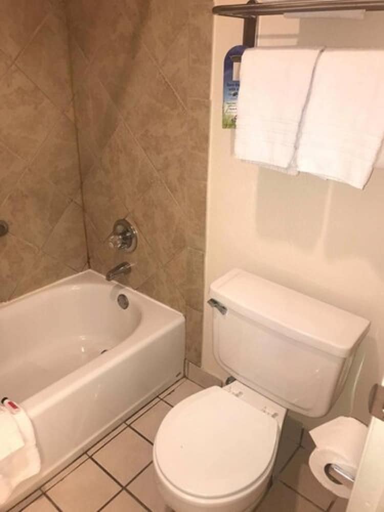Days Inn by Wyndham Abilene - photo 29