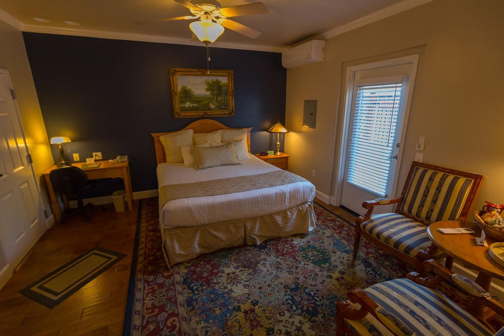 Grass Valley Courtyard Suites - photo 13
