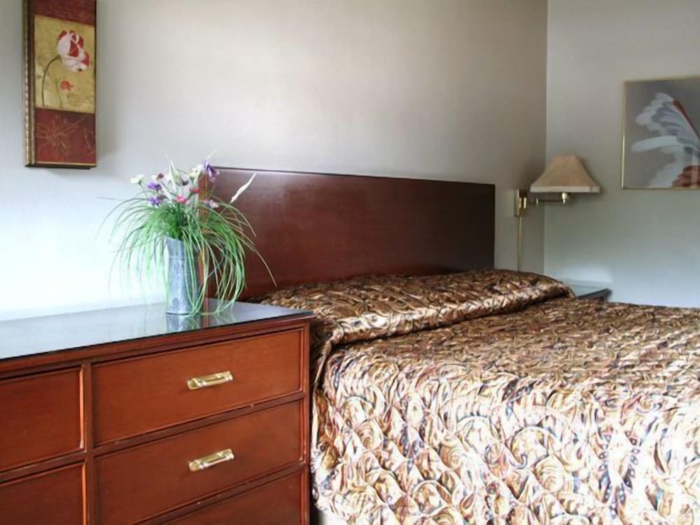 Hudson Manor Inn - photo 7