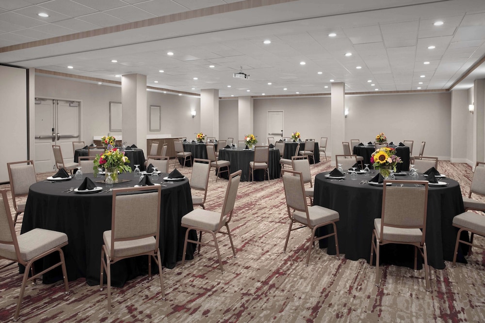 Hilton Garden Inn Philadelphia Ft. Washington - photo 41