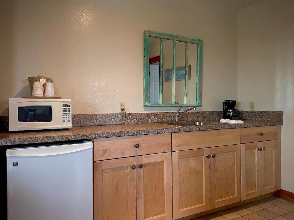 Pony Island Inn - photo 52